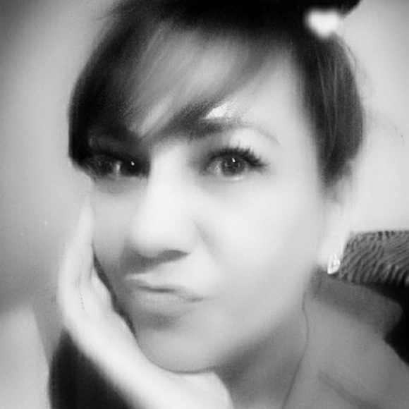 Meet your Posher, Sophia - Picture 1 of 1